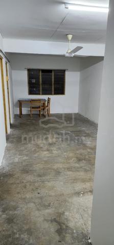 Apartment Idaman 1