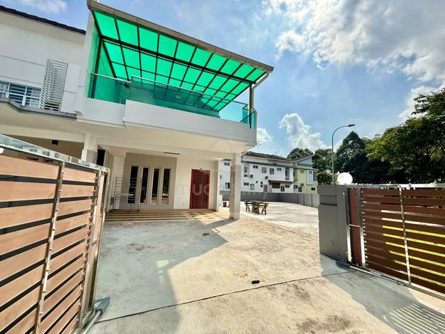 Double Storey Corner Lot 4Bed 3Bath Partial Furnished @ Seri Austin 1