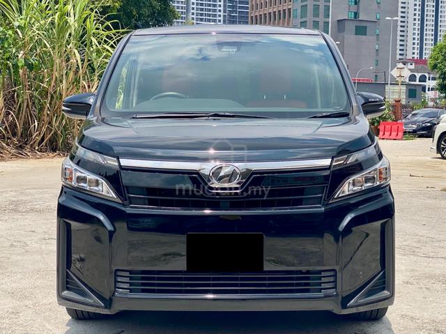 2019 Toyota VOXY 2.0 X 8SEATER LEATHER FACELIFT FS - 3
