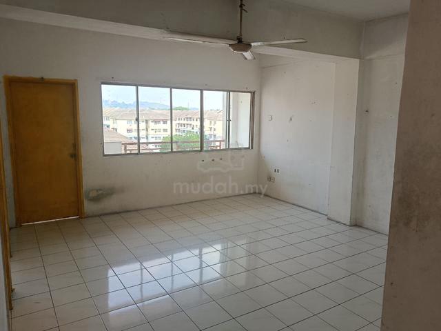 Putra Ria Apartment (Seri Kembangan) 1