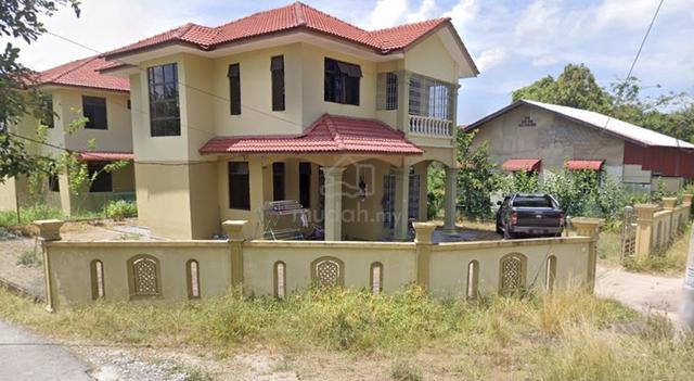 Bungalow di Pengkalan Chepa 1