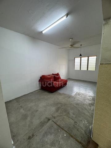 Flat PKNS Seksyen 7 Shah Alam 1