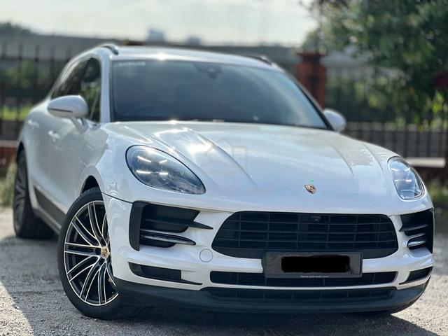 2019 PORSCHE MACAN 2.0 RED INTERiOR/ CHRONO F-SPEC - 1