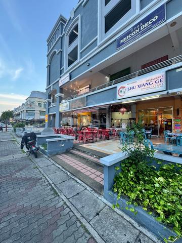 PLAZA IVORY Grd floor Shoplot 529sf Facing Main Road 1