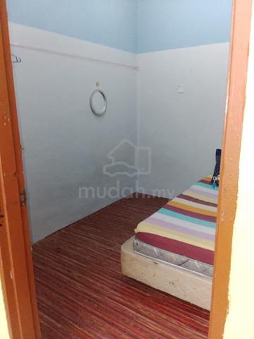 Bilik Bujang Untuk Di Sewakan 1