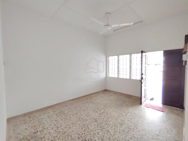 Freehold Fully Extended Single Storey Terrace at Bukit Beruang 1