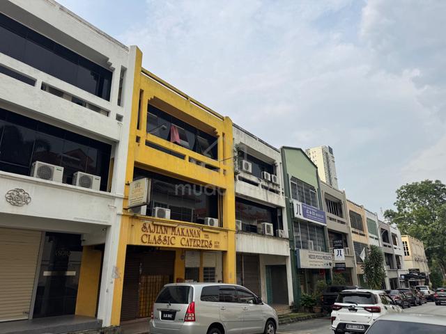 3sty Shoplot 8/62A Bandar Menjalara [ INTERMEDIATE / TENANTED ] 1