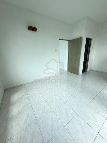 Krystal court townhouse unfurnished sungai nibong bayan lepas 1