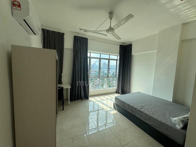Female Unit Master Room at Petaling Jaya @Millennium Square (Near LRT) 1
