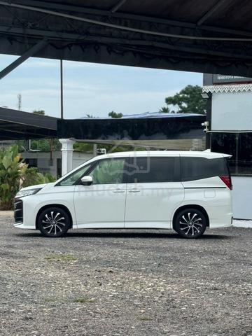 2022 Toyota NOAH 2.0 Z (A) - 3