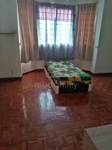 Sri kembangan. room for male 1