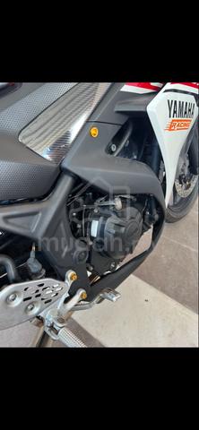 Yamaha R25 V1 2016 - photo 7 of 10