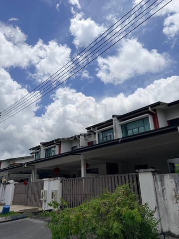 Golden Palm , Batu 11, 2 Tingkat Tengah, Jln Kch Serian 1