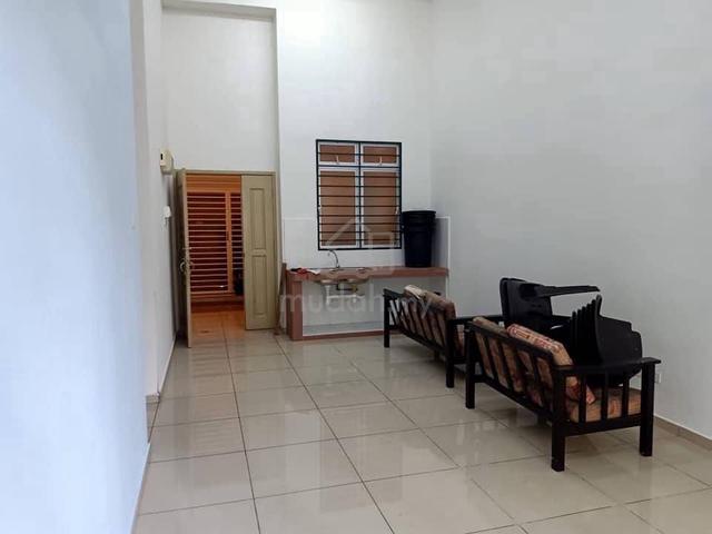 Ixora Apartment (Bukit Beruang) 1