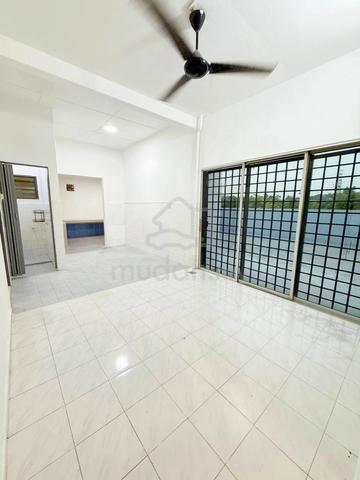 Senai Taman Dasa single storey terrace corner many parking aircond 1