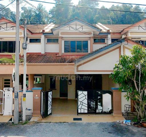 Rumah Teres 2 Tingkat di Geliga Intan , Kemaman 1