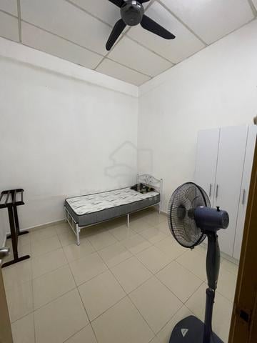 Bilik Sewa Lelaki 1