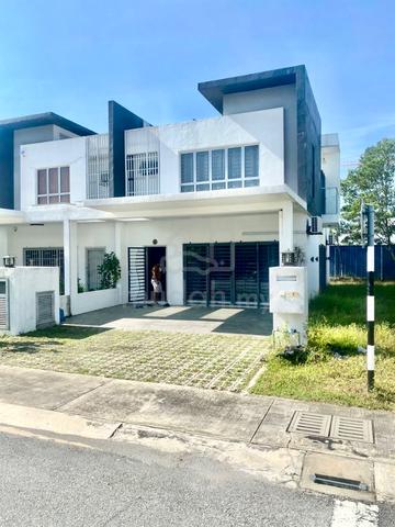 CORNER LOT! 2 Storey Casa Green Cybersouth Dengkil RENOVATED FURNISHED 1