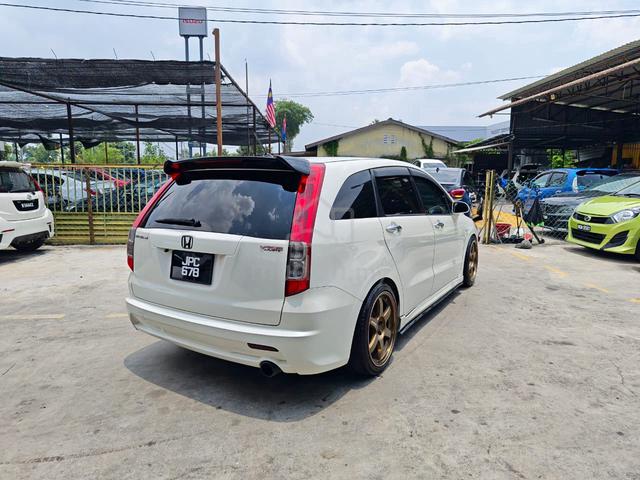 2013 Honda STREAM 1.8(AUTO)-LOAN KEDAI - 3