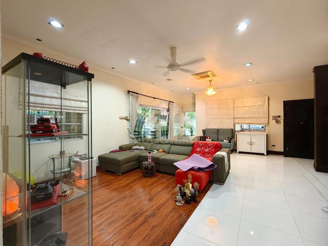 Corner 2 Sty Superlink @ Kuchai Lama, Renovated, KL, Super Cheap 1