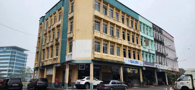 3 Storey Office Floor For Rent @ Jln Petanak, Kuching 1