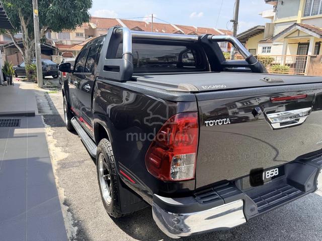 TOYOTA HILUX - 4