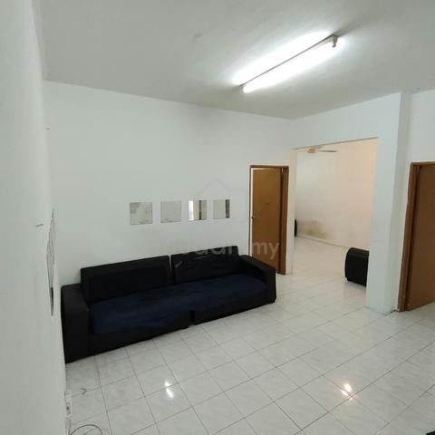 Nearby UITM Townhouse Taman Puncak Perdana Jln Pulau Angsa 1