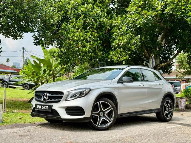 ON THE ROAD 2017 Mercedes Benz GLA250 AMG 2.0 - 2