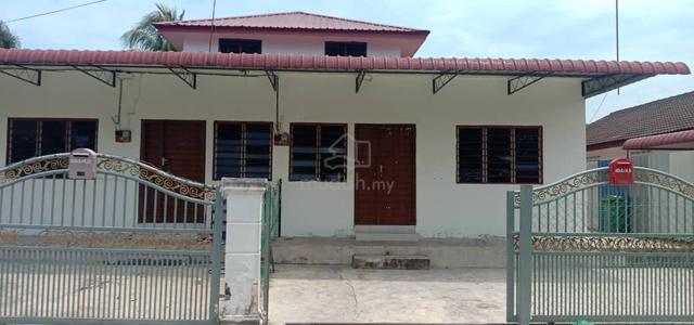 4 rooms semi-D for rent Kampung Padang Kulim 1