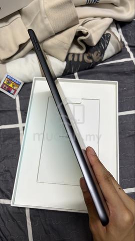 IPad 9th Generation (64GB) - photo 5 of 6
