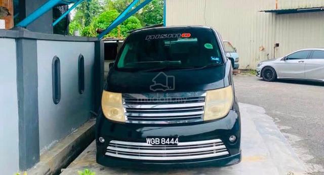 Nissan Elgrand 3.5 2004/2007 . Sunroof / 7 Seater - 1