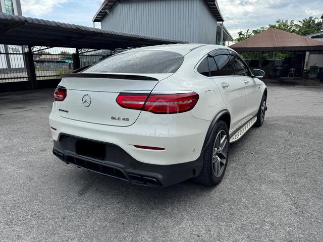 2017 Mercedes Benz GLC250 4MATIC COUPE AMG LINE - 3