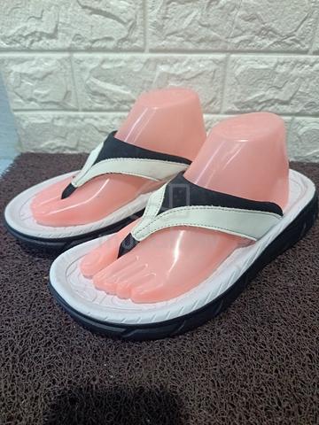 Uk9 Walmart Athletic Sandal - photo 2 of 6