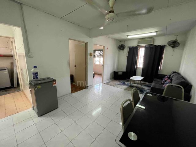 Apartment Idaman 1