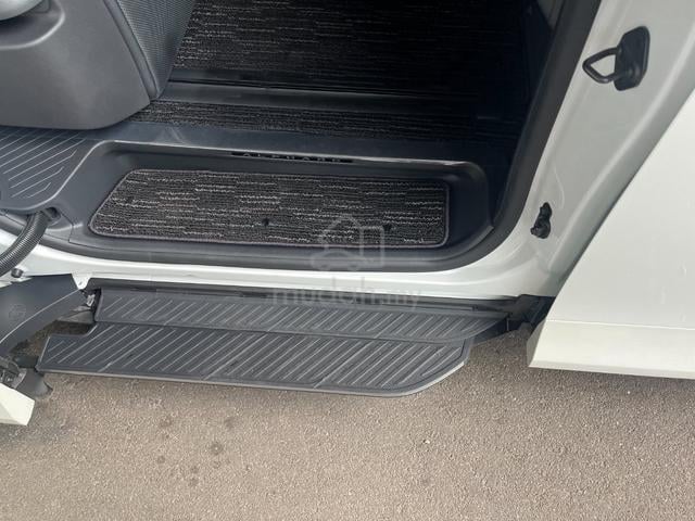 2023 Toyota ALPHARD 2.5 Z (SIDE STEP,MONITOR) - 2