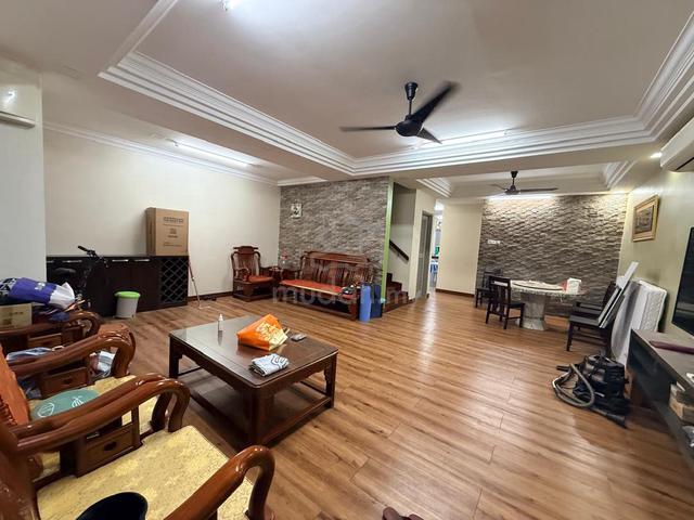 Bandar Puteri Puchong P/F Kitchen Extended well kept Autogate 1
