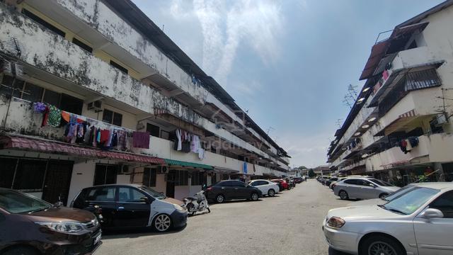 Flat Taman Ungku Tun Aminah 1