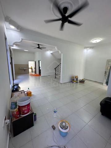 Semi D Double Storey House Jalan Bayan Taman Scientex Pasir Gudang 1