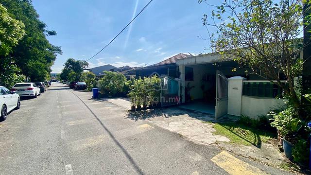 Murah! Facing Padang Single Storey 20x70 4-Bilik Seksyen 25 Shah Alam 1