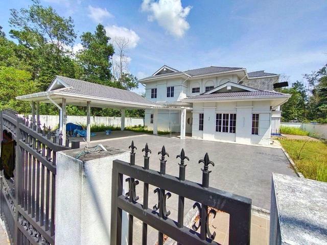 2 Storey Bungalow House with Swimming Pool, Bandar Bukit Mahkota. 1