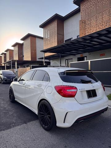 2015 Mercedes Benz A250 2.0 AMG LINE (A) - 4