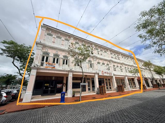4 ADJOINING 3-Storey Shop For Rent @ Porto Historia Kota Laksamana 1