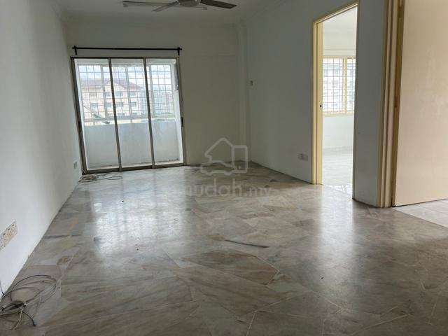 Iris Apartment (Taman Desa) 1
