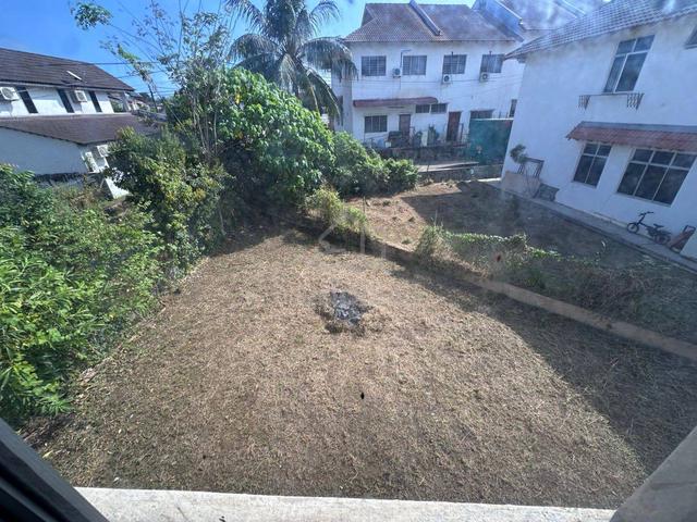 RUMAH TERES CORNER LOT DUA TINGKAT Batu Hitam 1