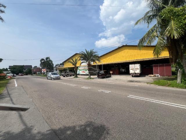 Gudang/Warehouse Untuk Disewa Diwakaf Bharu 1