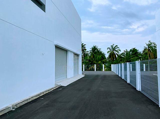 Semi-D Factory at Golden Gateway, Batu Kawan 3