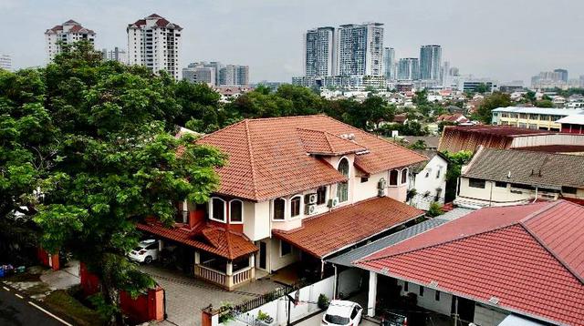 RENOVATED DOUBLE STOREY BUNGALOW SEKSYEN 11 PETALING JAYa 1