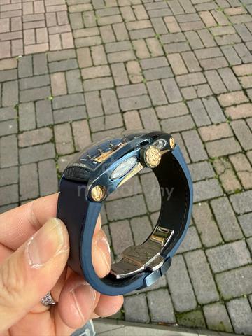 Carousel Image