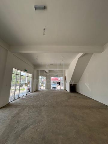 Kota Puteri Conner Lot Megah Ria Seri Alam Three Storey Shop Lot 1