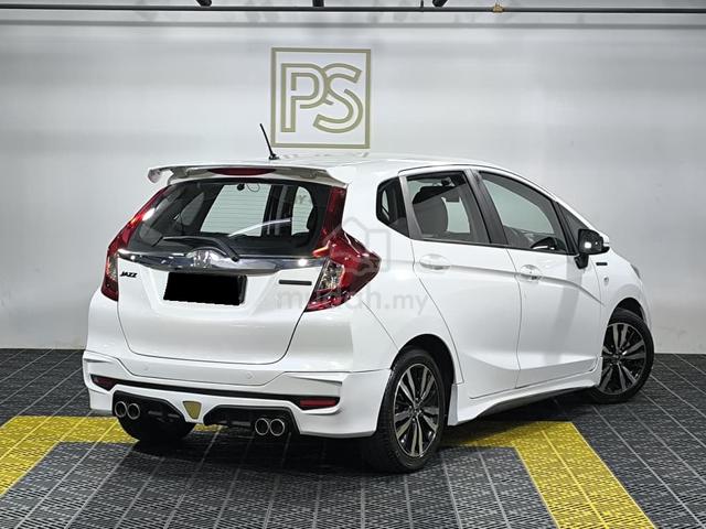 2017 Honda JAZZ 1.5 HYBRID FACELIFT Full service - 2